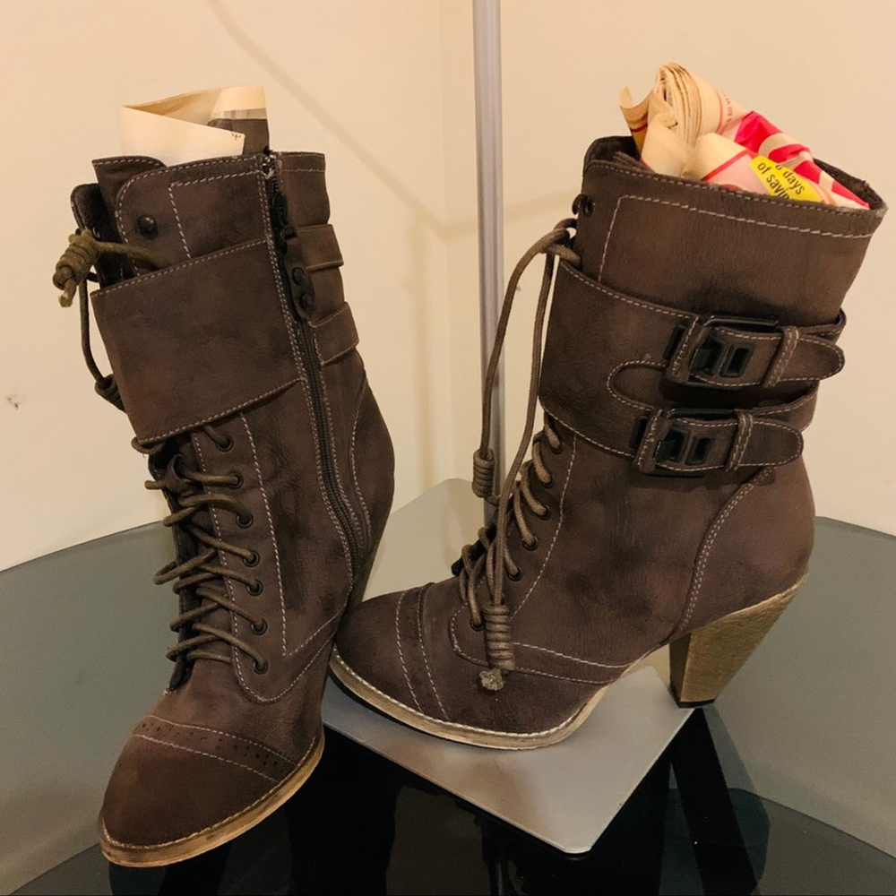S18- 💲💰SALE💰💲 Staka brown ankle boots size 38